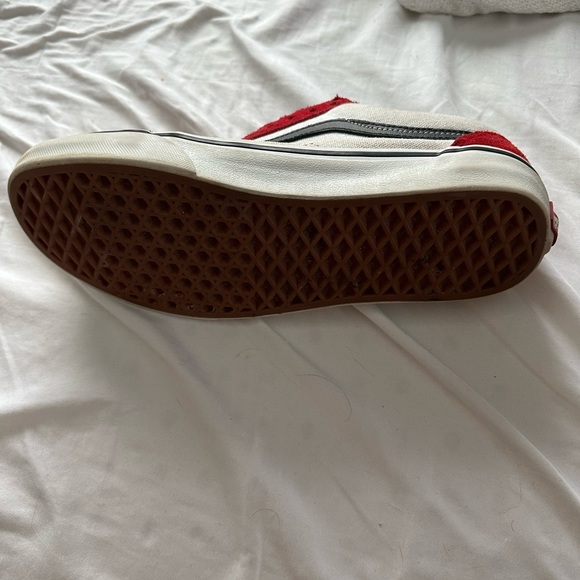 Vans shoes. Barely worn. - Picture 3 of 5